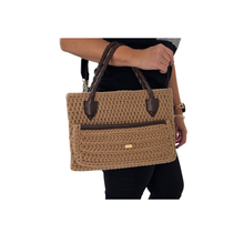 Cargar imagen en el visor de la galería, Legado Crochet Tote (Portátil 12 y 15 pulgadas)