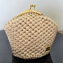 Cargar imagen en el visor de la galería, Monedero Vintage
