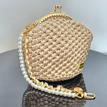 Cargar imagen en el visor de la galería, Monedero Vintage
