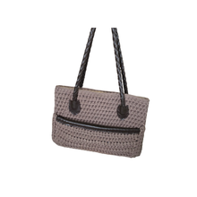 Cargar imagen en el visor de la galería, Legado Crochet Tote (Portátil 12 y 15 pulgadas)
